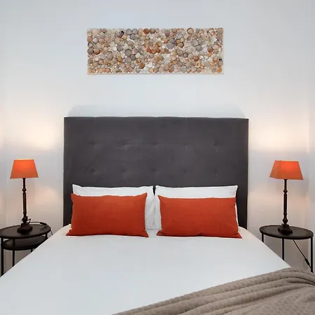 Deluxe 2-bedroom With Breathtaking Views Appartement