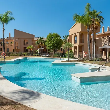 Deluxe 2-bedroom With Breathtaking Views Daire Estepona