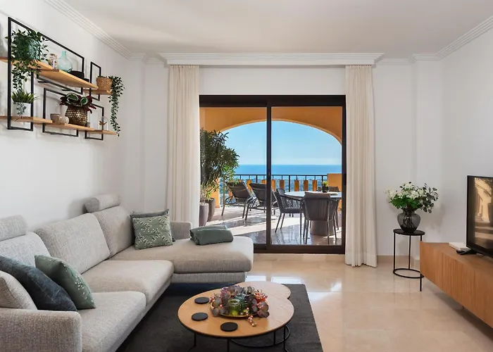 Deluxe 2-bedroom With Breathtaking Views