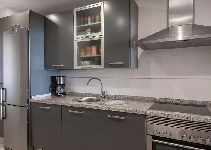 Deluxe 2-bedroom With Breathtaking Views *